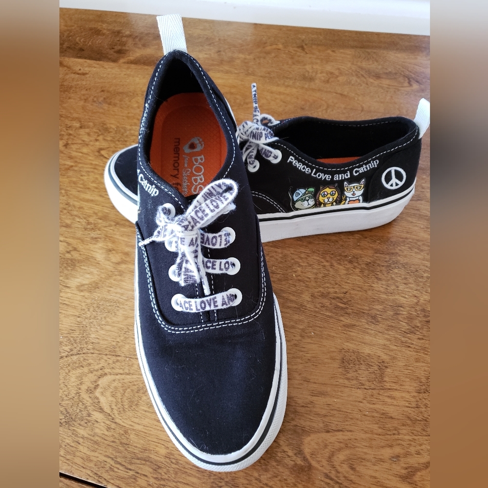 Skechers "Peace, Love and Catnip" Sneakers